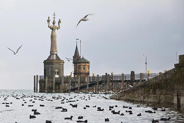 La statue Imperia à l'entrée du port de Constance