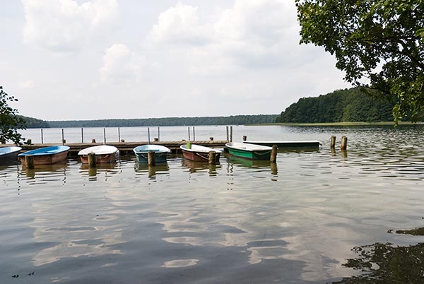 Traverser du lac en barque