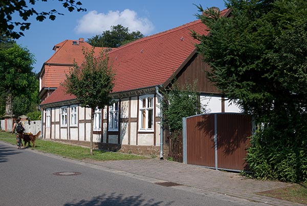 Il est facile de se loger dans l&rsquo;une des nombreuses &ldquo;Fewo&ldquo; - maison de vacance - du village.