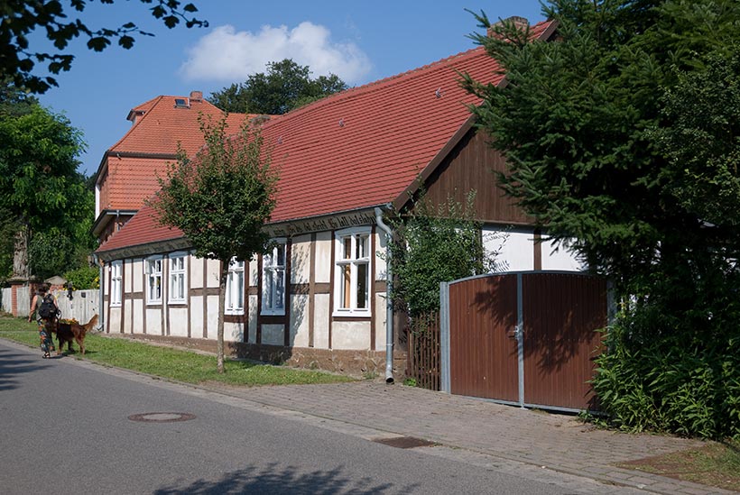 Il est facile de se loger dans l&rsquo;une des nombreuses &ldquo;Fewo&ldquo; - maison de vacance - du village.
