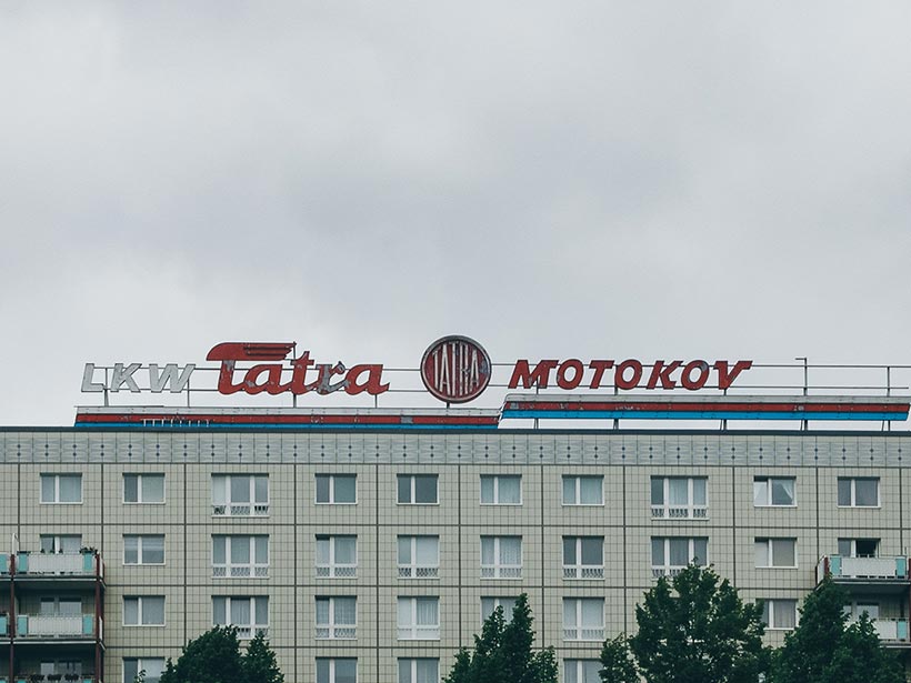 Qu'on soit à pied ou en cheval, elle s'apelle en fer à cheval