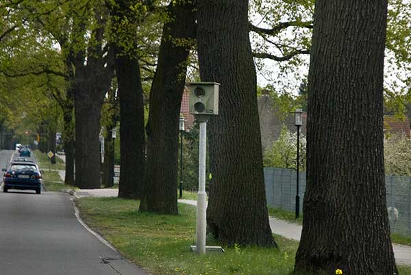 Comment la politique influence le sens de l'orientation