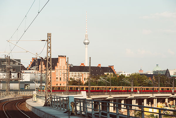 Schönefeld est très bien desservie par les transports publics