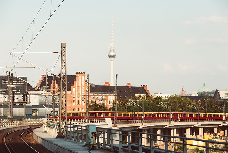 Schönefeld est très bien desservie par les transports publics