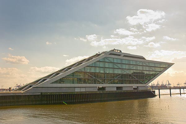 Architecture dans le port de Hambourg