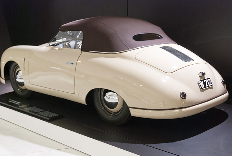 Le premier modèle et un très beau cabriolet