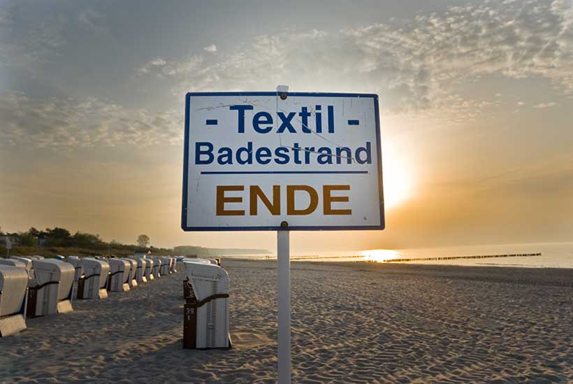Naturisme sur la plage de Warnemünde